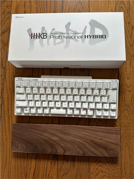 HHKB雪モデルと木目調パームレスト